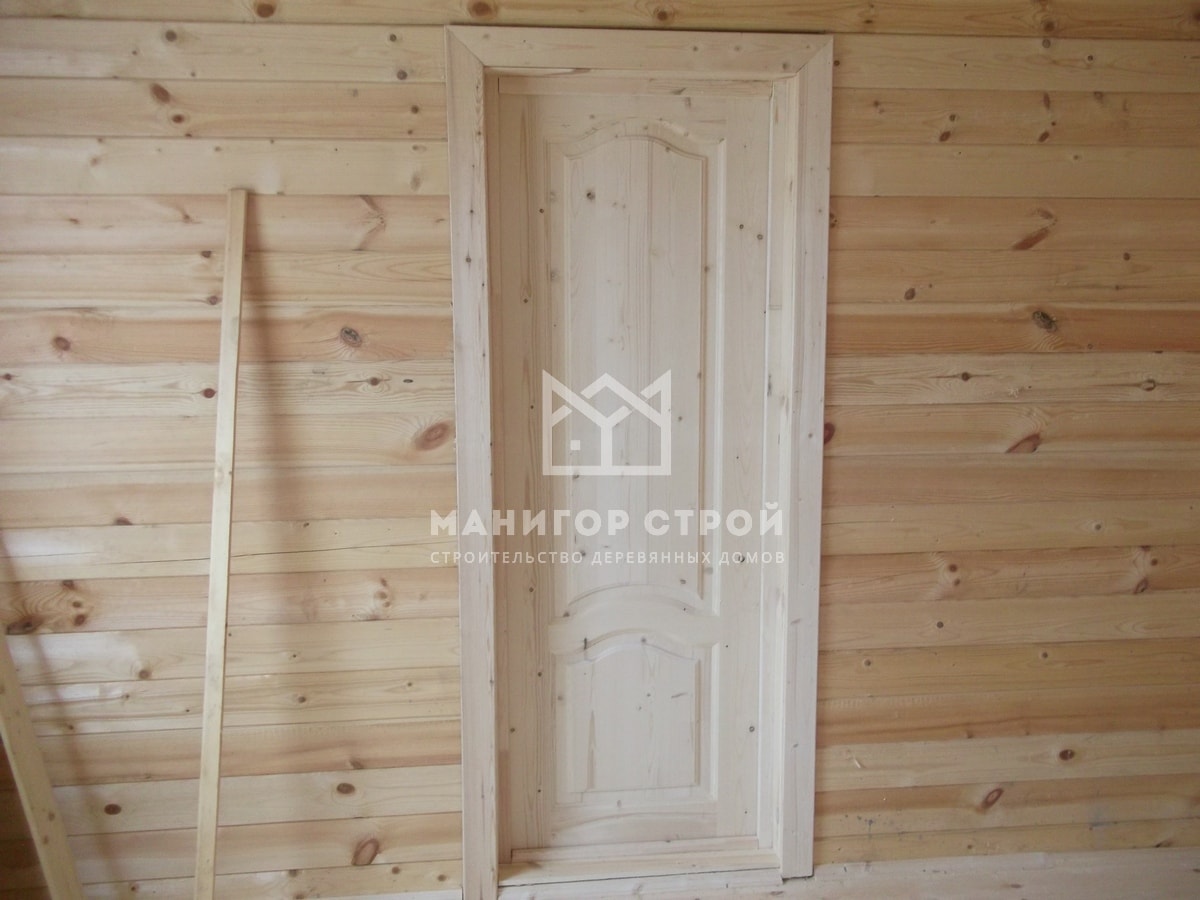 монтаж дверей в деревянном доме