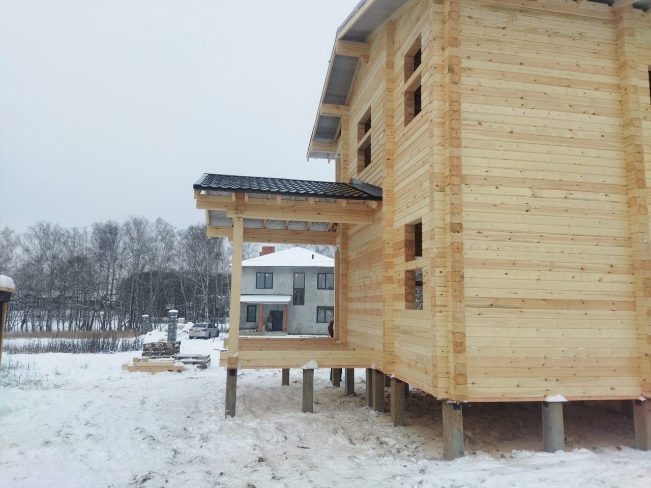 Полным ходом идет строительство дома из профилированного бруса в Московской области